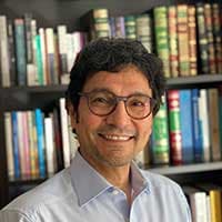 عباس پویا